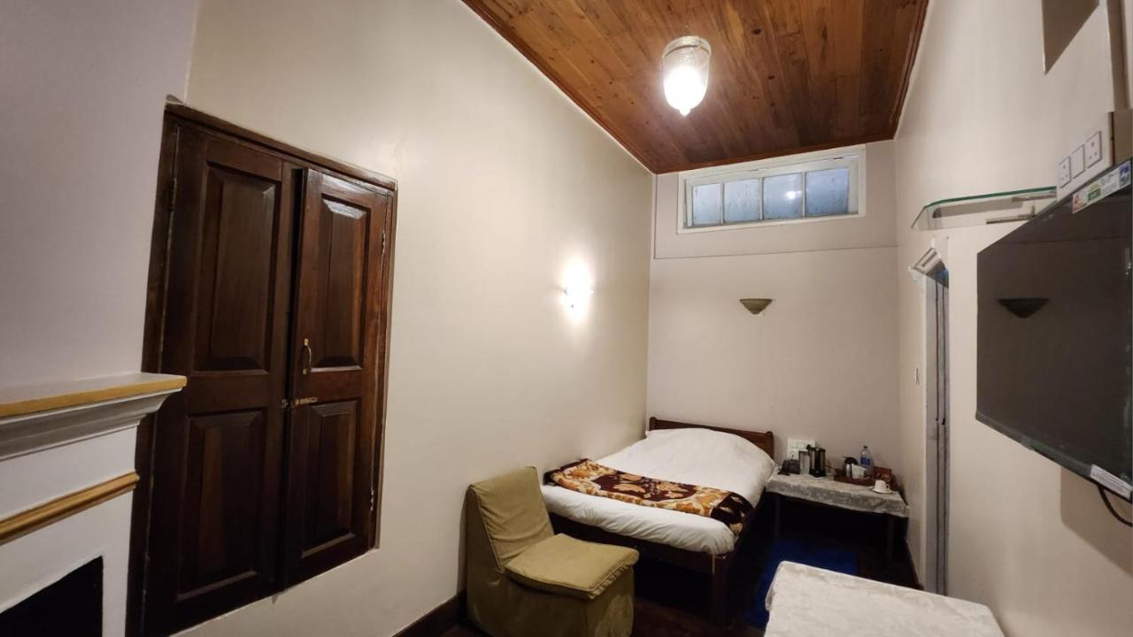 Ivanhoe Hotel ダージリン エクステリア 写真